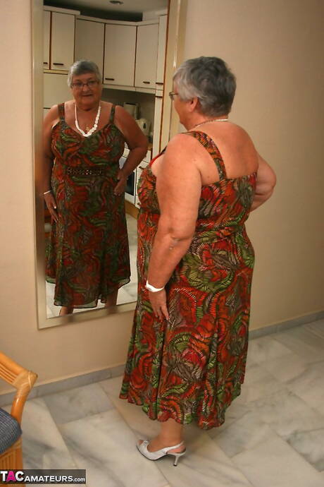 TAC Amateurs are proud to present you with xxx pics featuring Grandma Libby xxx gallery 270939