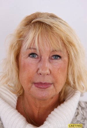 Czech Casting  offers a free picture gallery with Regina demonstrating superb shape