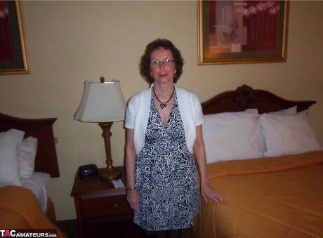 TAC Amateurs invites you to browse their xxx pics with Cougarchampion xxx gallery 272551